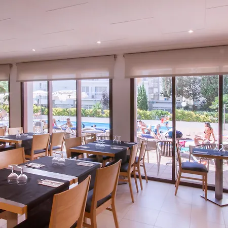 מלון Garbi Park & Aquasplash 4*