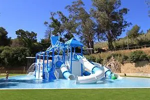 Garbi Park & Aquasplash מלון