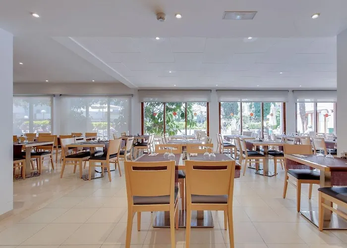 Hotel Garbi Park & Aquasplash