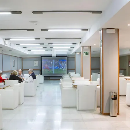 酒店 Garbi Park & Aquasplash 4*