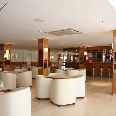 Garbi Park & Aquasplash فندق يوريت دي مار