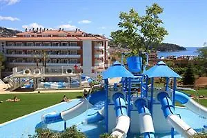 호텔 Garbi Park & Aquasplash 4*