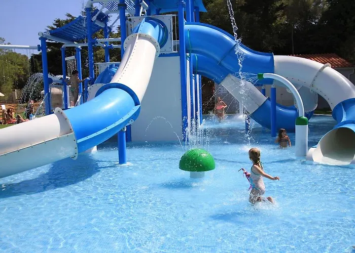 מלון Garbi Park & Aquasplash 4*