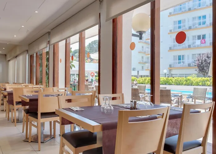 Garbi Park & Aquasplash 酒店 4*